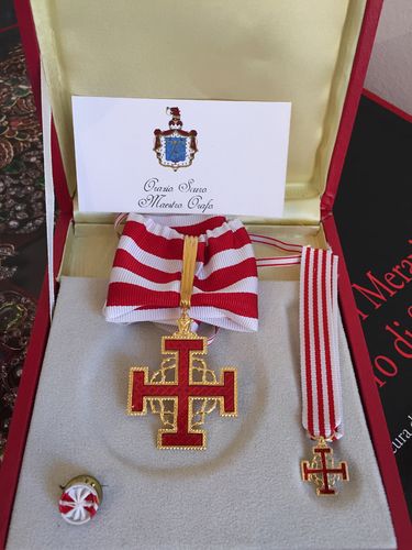 Set di cavaliere Ordine al Merito del Santo Sepolcro di Gerusalemme realizzato in Argento