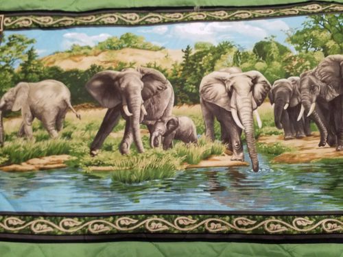 EXCLUSIVELY QUILTERS -ELEPHANTS (1)