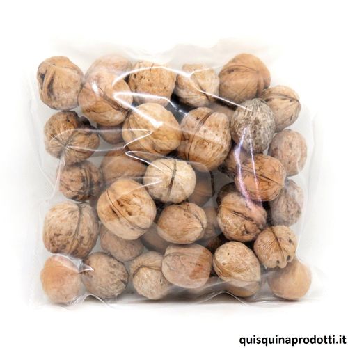 Local Walnuts in the shell 500 g