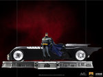 ⠀⠀PREORDINE - DC Iron Studios Batmobile + Batman The Animated Series 1/10 Art Resina Statua Figure